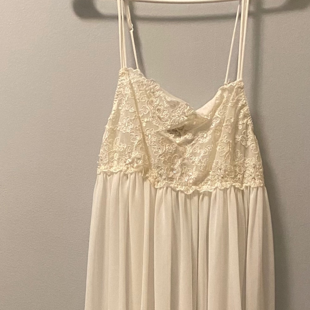 In Bloom by Jonquil Sz M wedding/ nightgown lingerie